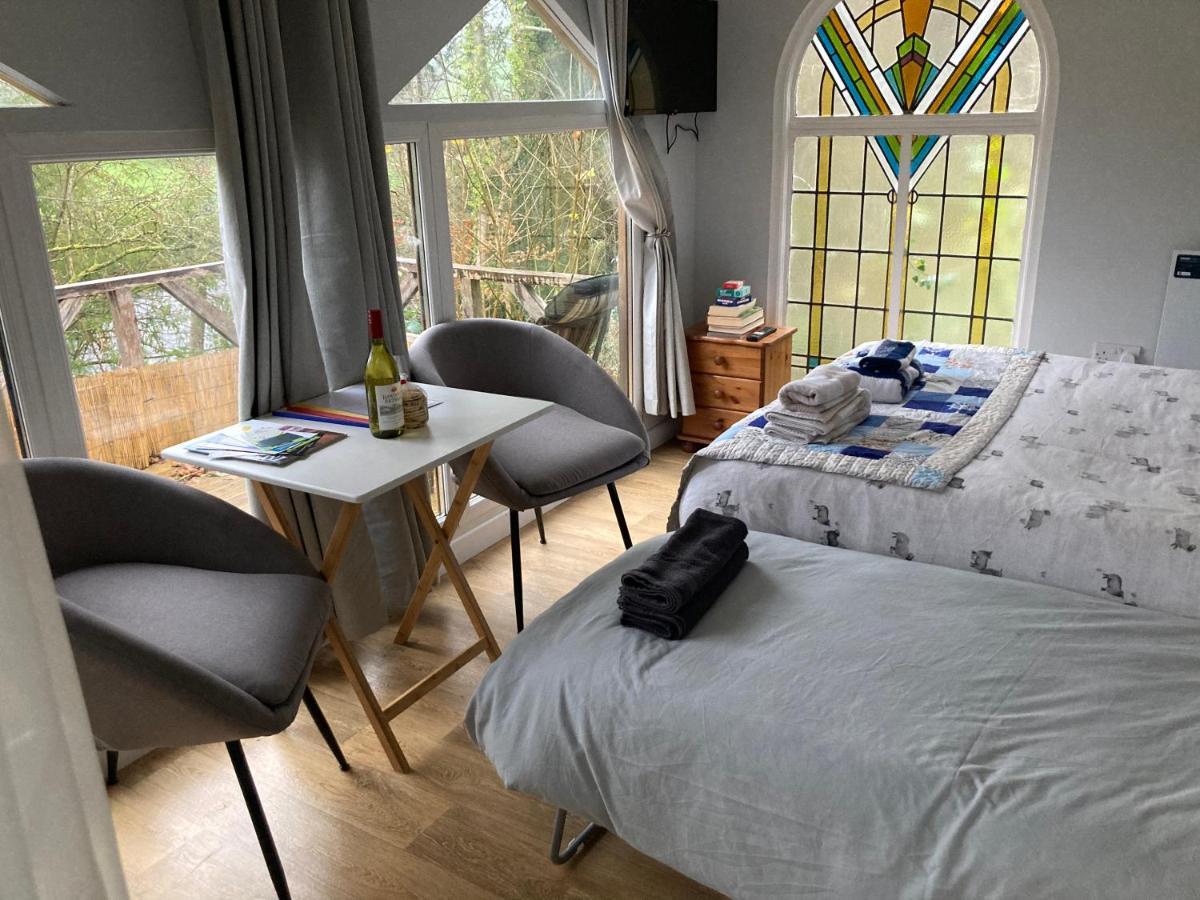 Honey Bee Cabin Llandysul Екстериор снимка
